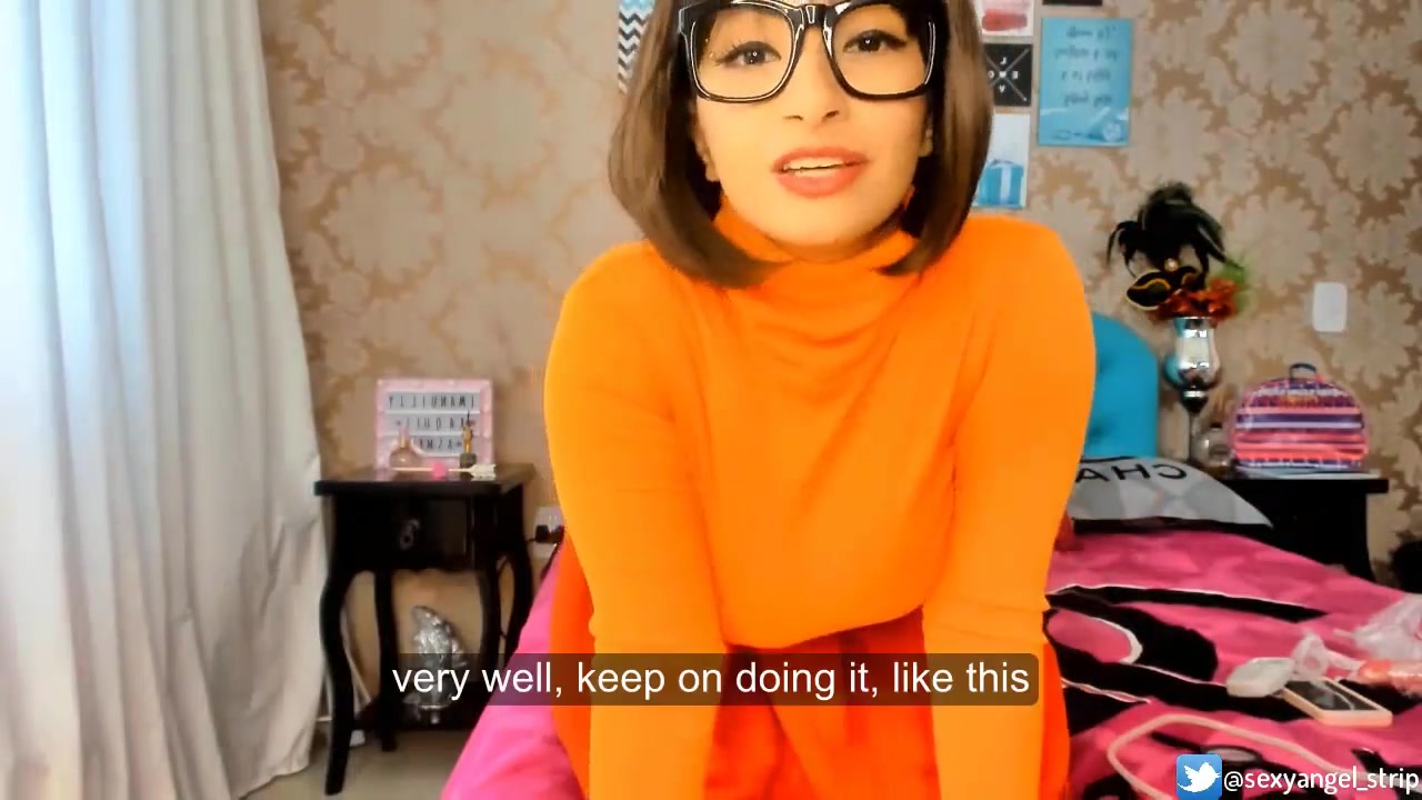 Порно видео ролик: Сногсшибательная мамашка радует татуированного сыночка жарким сексом