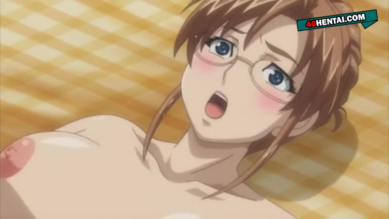 Порно видео ролик: Парень негр раздвинул ягодицы партнерши и тщательно поимел куколку