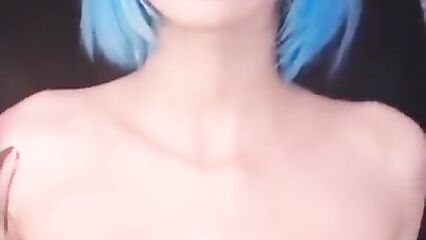 Спасаясь от коронавируса грудастая стерва сношается с мужичком на улице